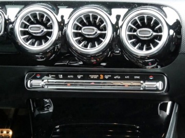 Mercedes CLA C118/X118 Coupe AMG Facelifting 2.0 35 306KM 2025 MERCEDES-BENZ CLA AMG 35 4-Matic Sedan 2.0 (306KM) 2025, zdjęcie 11