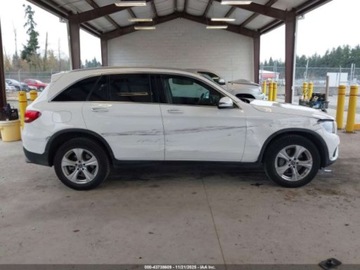 Mercedes GLC C253 2018 Mercedes-Benz GLC 300 4Matic 2018 2.0L 2.0 Benzyna 241KM, zdjęcie 6