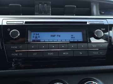 Toyota Corolla XI Sedan 1.33 Dual VVT-i 99KM 2015 Toyota Corolla 1.3 Dual VVT-i, Salon Polska, Klima, zdjęcie 11