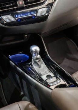 Toyota C-HR I Crossover 1.8 Hybrid 122KM 2018 Toyota C-HR 1.8 Hybrid Prestige 1.8 Hybryda 122KM, zdjęcie 18