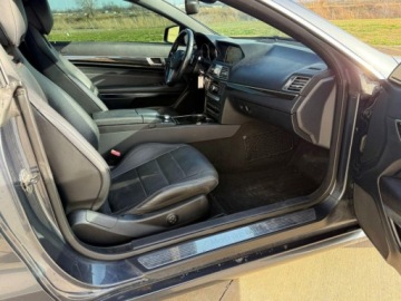 Mercedes Klasa E W212 2014 Mercedes-Benz Klasa E E550 2014 4.7 Benzyna 402KM, zdjęcie 5