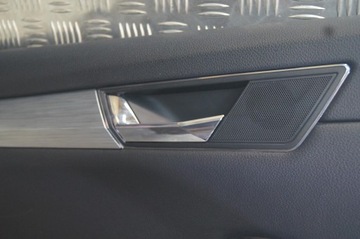 Skoda Superb III 3V0 Обивка боковой двери левой задней