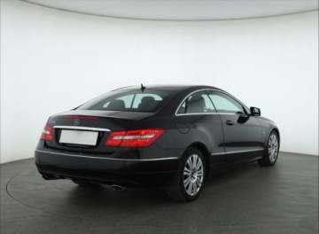 Mercedes Klasa E W212 Coupe 200 CGI BlueEFFICIENCY 184KM 2011 Mercedes E E 200, Serwis ASO, Automat, Skóra, zdjęcie 4