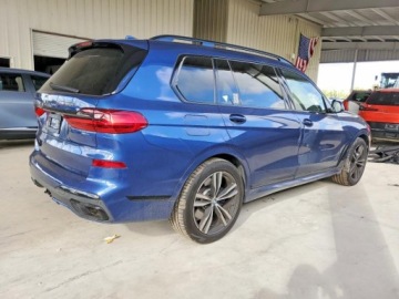 BMW X7 2022 BMW X7 M50i 2022 4.4 Benzyna 523KM, zdjęcie 3