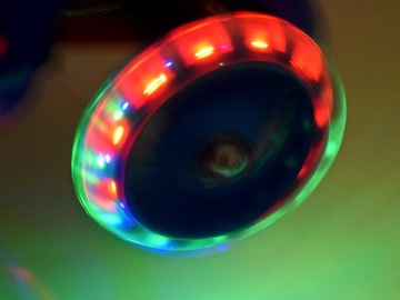 3-КОЛЕСНЫЙ БАЛАНСИВНЫЙ САМОКАТ СО СВЕТЯЩИМИСЯ КОЛЕСАМИ