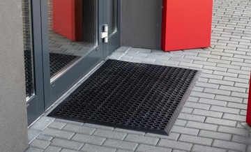 WYCIERACZKA POD DRZWI ZEWNĘTRZNA WEJŚCIOWA Z NAJAZDEM GUMOWA AŻUROWA 60X90