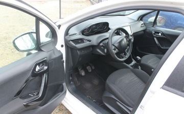 Peugeot 208 I Hatchback 5d Facelifting 1.6 BlueHDi 75KM 2017 Peugeot 208 1.6 Diesel 75KM, zdjęcie 10