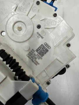 PORSCHE TAYCAN 9J1 PRAVÁ STRANA ZÁMEK DVEŘE PŘEDNÍCH 4N2837016