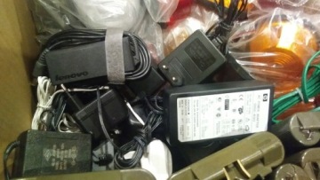 ПИТАНИЕ 12V 1000mA AC Переменное от армии