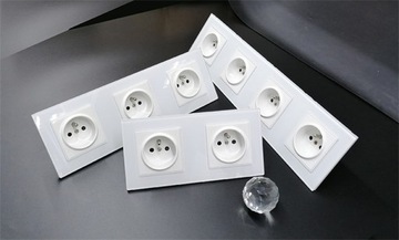 СТЕКЛЯННАЯ РОЗЕТКА ЧЕТЫРЕХРОЗЕТКА +8X USB-ЗАРЯДНОЕ УСТРОЙСТВО