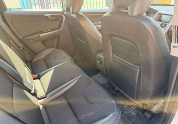 Volvo XC60 I SUV Facelifting 2.0 T5 DRIVE-E 245KM 2016 Volvo XC 60 Volvo XC 60 T5 Drive-E Ocean Race 2.0 Benzyna 245KM, zdjęcie 13