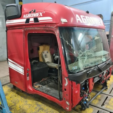 ПЕРЕДНЯЯ СТОЙКА БОКОВОЙ КРЫШИ КАБИНЫ ACTROS MP 4