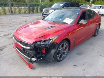 Kia Stinger Liftback 3.3 T-GDi 366KM 2018 Kia Stinger 2018 r., 3.3 L GT1 AWD 3.3 Benzyna 365KM, zdjęcie 9