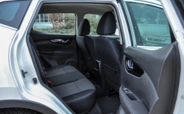 Nissan Qashqai II Crossover 1.2 DIG-T 115KM 2016 Nissan Qashqai Salon PL 114 tys. km Bezwypadkowy 2016 r. 1.2 Benzyna 115KM, zdjęcie 11