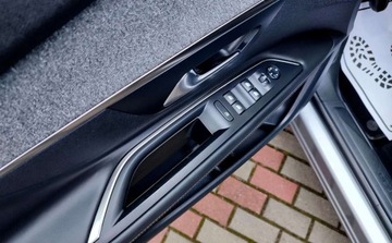 Peugeot 3008 II Crossover 1.2 PureTech 130KM 2017 Peugeot 3008 Filmik VIDEO Zadbany NAVI Kamera ALLURE Pol skory 1.2 130KM, zdjęcie 15