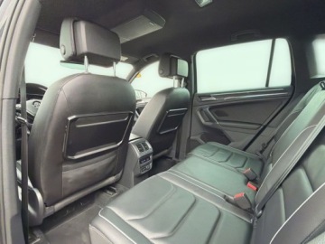 Volkswagen Tiguan II SUV 2.0 TDI 190KM 2016 Volkswagen Tiguan Highline Pakiet R-line Kamery 360 Pamiec foteli LED TOP, zdjęcie 35