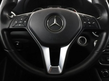 Mercedes Klasa A W176 Hatchback 5d 1.6 180 BlueEFFICIENCY 122KM 2014 Mercedes A 180 Bi-Xenon grzane fotele navi, zdjęcie 20