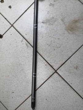 LIŠTA ZADNÍ OKNO LEVÝ STRANA DODGE GRAND CARAVAN 5 FACELIFT 2015