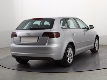 Audi A3 8P Hatchback 3d 1.8 TFSI 160KM 2010 Audi A3 1.8 TFSI, Klima, Klimatronic, Tempomat, zdjęcie 4