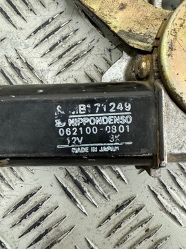 MITSUBISHI PAJERO I 1 ZVEDÁK OKNO LEVÝ PŘEDNÍ ELELKTRICKÝ 82-90 MB171249