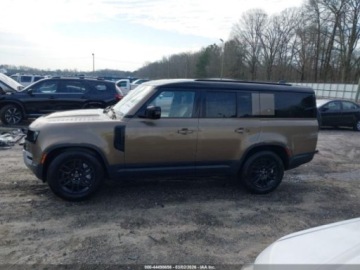 Land Rover Defender IV (L663) 2024 Land Rover Defender 130 P300 S 2024 3.0 Benzyna 296KM, zdjęcie 2