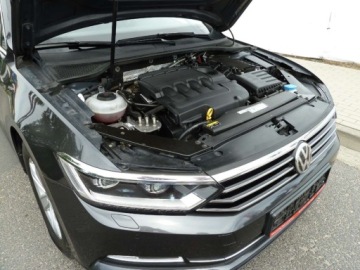 Volkswagen Passat B8 Variant 2.0 TDI BlueMotion SCR 150KM 2018 Volkswagen Passat NAWIGACJA PLHIGHLINE DSG-7PANORAMAASYSTENT PARKOWANIASKO, zdjęcie 28