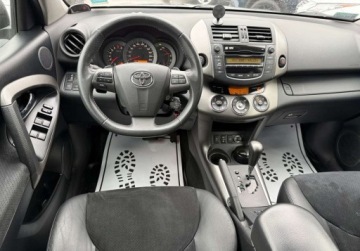 Toyota RAV4 III MPV Facelifting 2.0 Valvematic 158KM 2011 Toyota RAV4 Automat, 4x4, salon Polska, serwis ASO do konca 2.0 Benzyna, zdjęcie 3