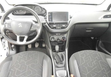 Peugeot 2008 I SUV Facelifting 1.2 PureTech 82KM 2017 Peugeot 2008 Peugeot 2008 Niski Przebieg Bardzo Ladne Auto Zarejestrowane, zdjęcie 4