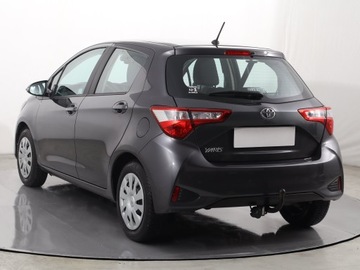 Toyota Yaris III Hatchback 5d Facelifting 2017 1.5 Dual VVT-iE 111KM 2019 Toyota Yaris 1.5 Dual VVT-i, Salon Polska, zdjęcie 3