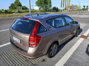 Kia Carens III 2010 Kia Cee'd 2010/zarejestrowany/klima, zdjęcie 2