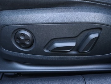 Audi A4 B9 Avant Facelifting 2.0 40 TDI 190KM 2020 Audi A4 40 TDI, 187 KM, Automat, Skóra, Navi, zdjęcie 19