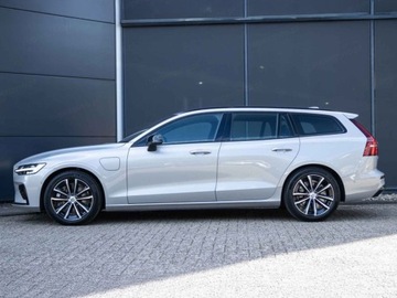 Volvo V60 II  2025 VOLVO V60 T6 AWD Plug-In Hybrid Plus Dark Combi 2.0 (398KM) 2025, zdjęcie 1