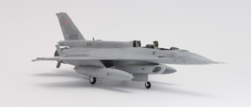 F-16 Польская модель JASTRZĄB для поклейки + КРАСКИ, КЛЕЙ, КИСТИ