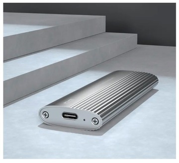 Отсек для твердотельного накопителя M.2 NVME Скорость USB-C 10 Гбит/с USB-C / USB-A