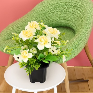 Искусственные цветы в горшке, украшение букета.