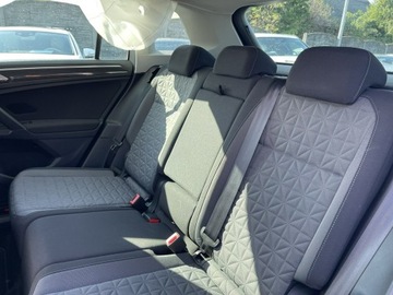 Volkswagen Tiguan II SUV Facelifting 2.0 TDI 150KM 2021 Volkswagen Tiguan Automat Klimatronik Parktronik, zdjęcie 11