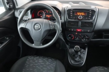 Opel Combo D Van L1 1.3 CDTI ecoFLEX 90KM 2015 Opel Combo 1.3 CDTI, Salon Polska, Klima, zdjęcie 6