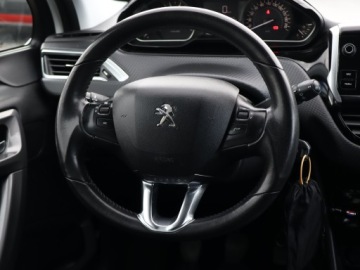 Peugeot 2008 I SUV Facelifting 1.2 PureTech 82KM 2018 Peugeot 2008 1.2 PureTech, Salon Polska, Navi, zdjęcie 14