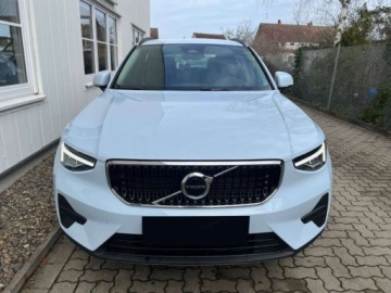 Volvo XC40 Crossover Facelifting 2.0 B3 163KM 2026 2.0 B3 Essential (163 KM) Hak holowniczy, składany, zdjęcie 4