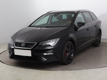 Seat Leon III ST Facelifting 2.0 TDI 150KM 2018 Seat Leon 2.0 TDI, DSG, Skóra, Navi, Klima, zdjęcie 1