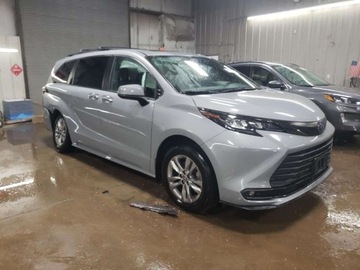 Toyota Sienna III 2022 Toyota Sienna XLE 2022 2.5l 2.5 Hybryda 245KM, zdjęcie 4