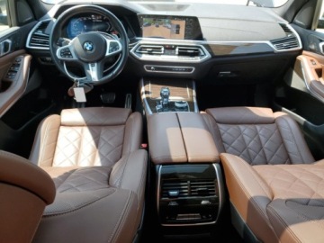 BMW X5 G05 2023 BMW X5 M50i 2023 4.4 Benzyna 523KM, zdjęcie 8