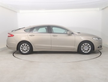 Ford Mondeo V Liftback 1.6 TDCi 115KM 2015 Ford Mondeo 1.6 TDCi, Navi, Klima, Klimatronic, zdjęcie 5