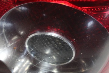 SVĚTLO LEVÝ ZADNÍ TOYOTA AVENSIS II T25 2.0D4D