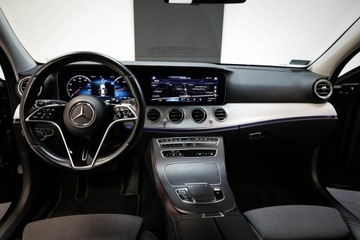 Mercedes Klasa E W213 Limuzyna Facelifting 2.0 220d 200KM 2022 Mercedes E 220 *4Matic*AMG Line*Salon, zdjęcie 14