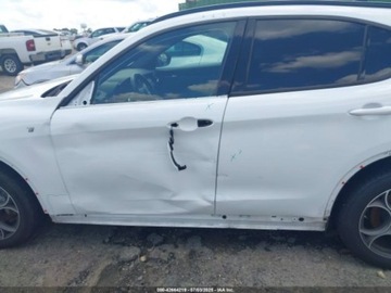 Alfa Romeo Stelvio SUV Facelifting 2.0 Turbo 280KM 2022 Alfa Romeo Stelvio Ti 2022 2.0l 2.0 Benzyna 280KM, zdjęcie 2