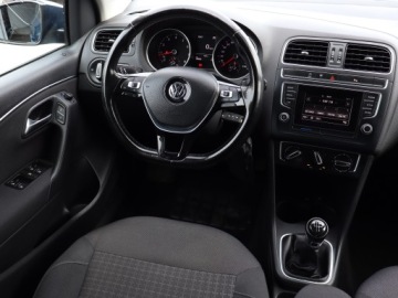Volkswagen Polo V Hatchback 3d Facelifting 1.2 TSI BlueMotion Technology 90KM 2017 VW Polo 1.2 TSI, Salon Polska, 1. Właściciel, zdjęcie 6
