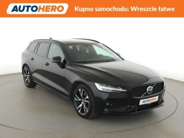 Volvo V60 II  Kombi Facelifting 2.0 B4 197KM 2023 Volvo V60 FV23% B4 Plus Dark automat mHEV skóra, zdjęcie 9