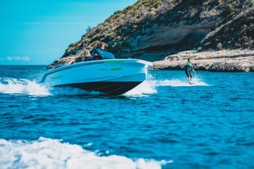 WAKEBOARD + JOBE VANITY SHOES 141 см 77-113 кг Буксируемый самокат MAZE 40-46