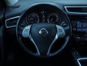 Nissan Qashqai II Crossover 1.6 DIG-T 163KM 2015 Nissan Qashqai 1.6 DIG-T, Salon Polska, zdjęcie 16